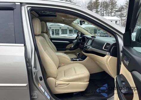 2016 Toyota Highlander Xle V6 из США, поврежденный, VIN 5TDJKRFH3GS263090